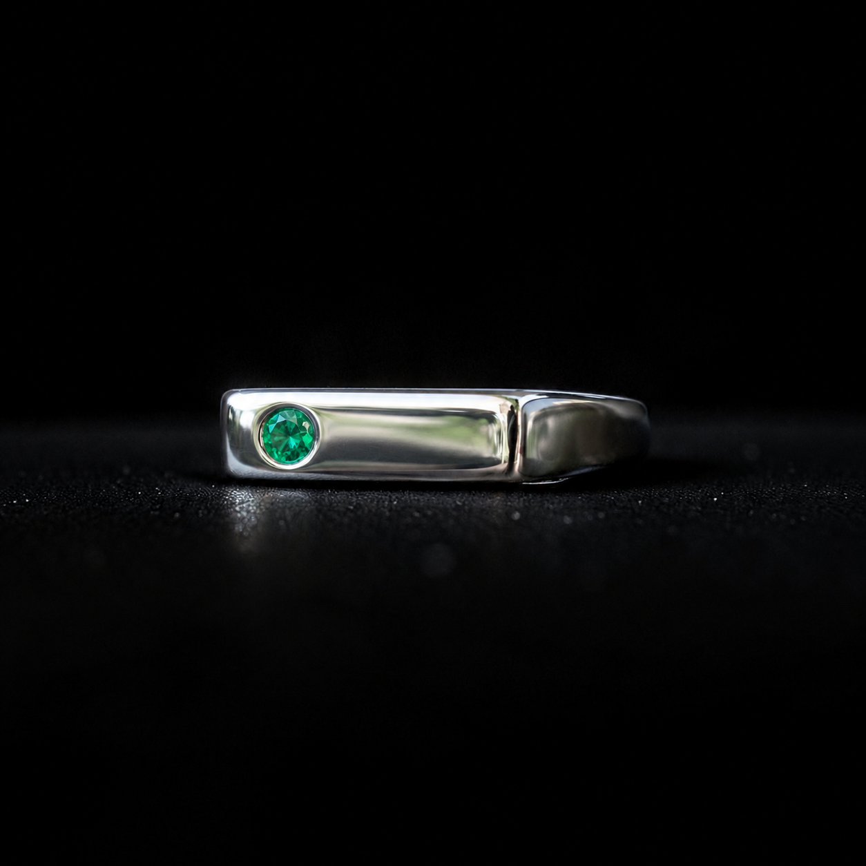 Loka Emerald